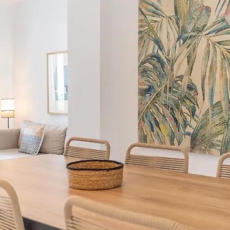 Stunning In With 2 Bedrooms, Wifi And Swimming Pool Apartment