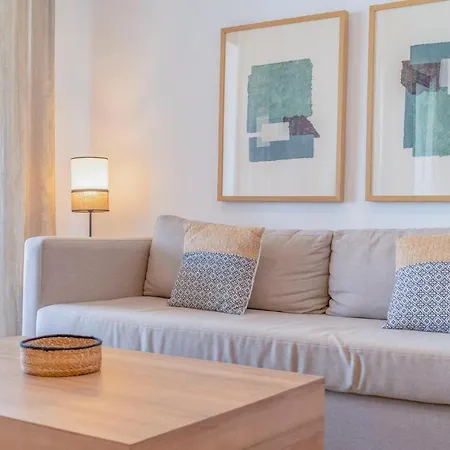Appartement Stunning In With 2 Bedrooms, Wifi And Swimming Pool *