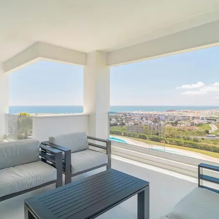 Apartment Stunning In With 2 Bedrooms, Wifi And Swimming Pool *