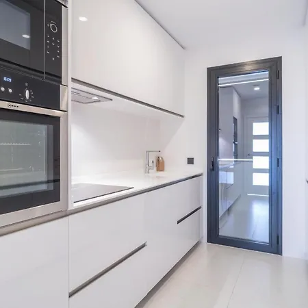 Stunning In With 2 Bedrooms, Wifi And Swimming Pool Apartment Estepona